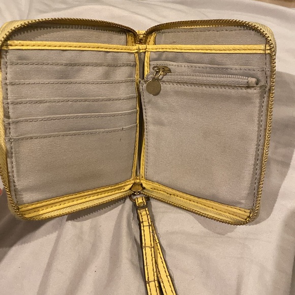 Coach zippable wallet with wristlet strap - Picture 3 of 3